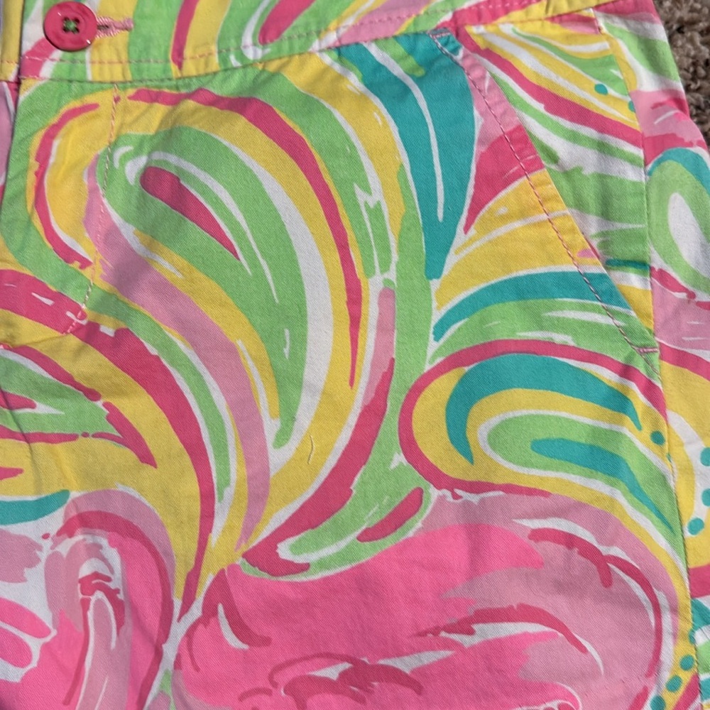 Lilly Pulitzer size 4 “the buttercup short” flamingo print with scalloped hem - Picture 2 of 3